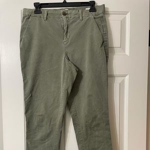 Gap Girlfriend Chino, size 6